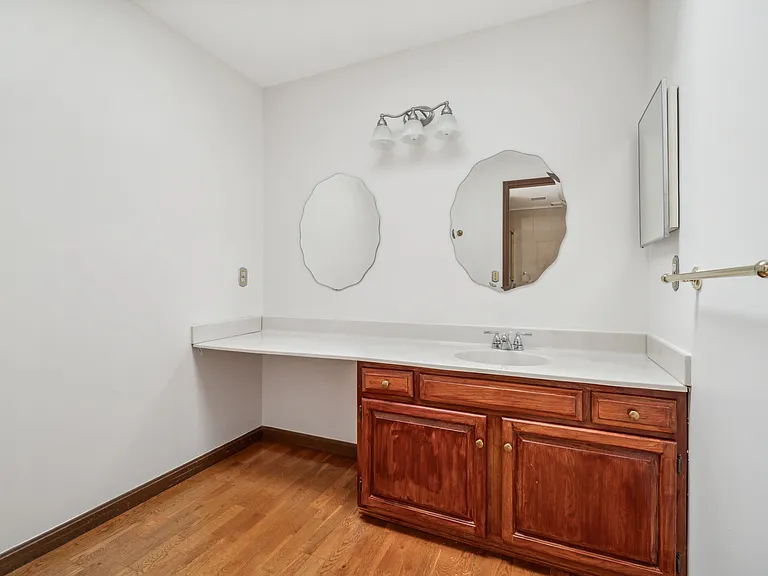 7489 Fitzroy Ct — Photo 26