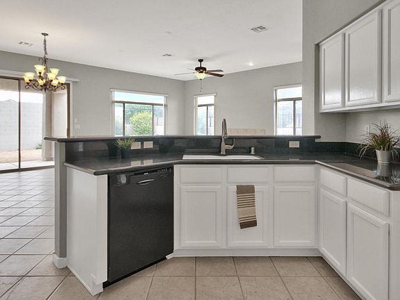 5th image of 3823 E Carter Dr