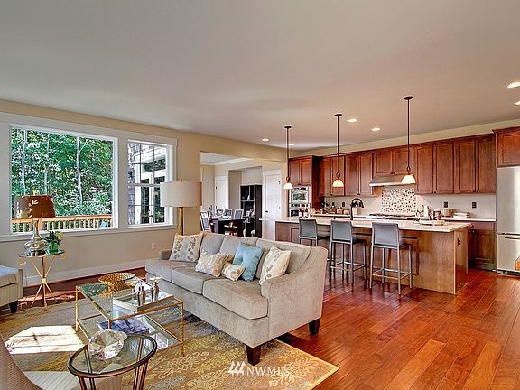 4th image of 802 NE 224th Avenue NE #34