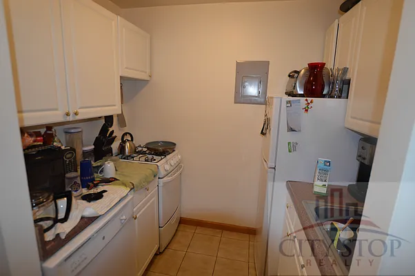 Rented by City Stop Realty | media 18