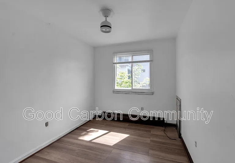 5752 Main St — Photo 8
