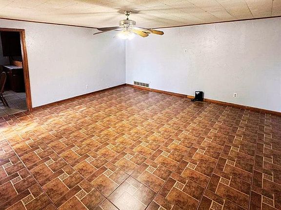 5th image of 606 Chestnut