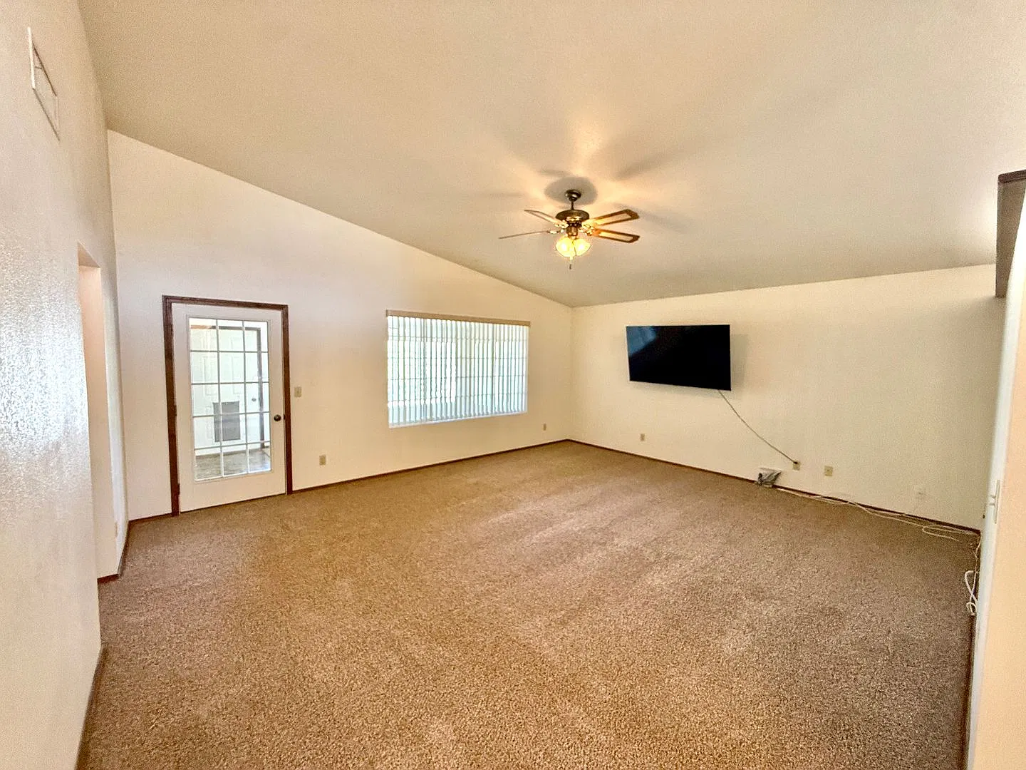 Spacious 3BR Cul-de-Sac Home with Bonus Room, New Carpet & Split Floor Plan! — Photo 3