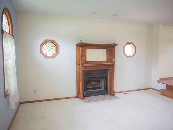 5th image of 795 Crescent Dr