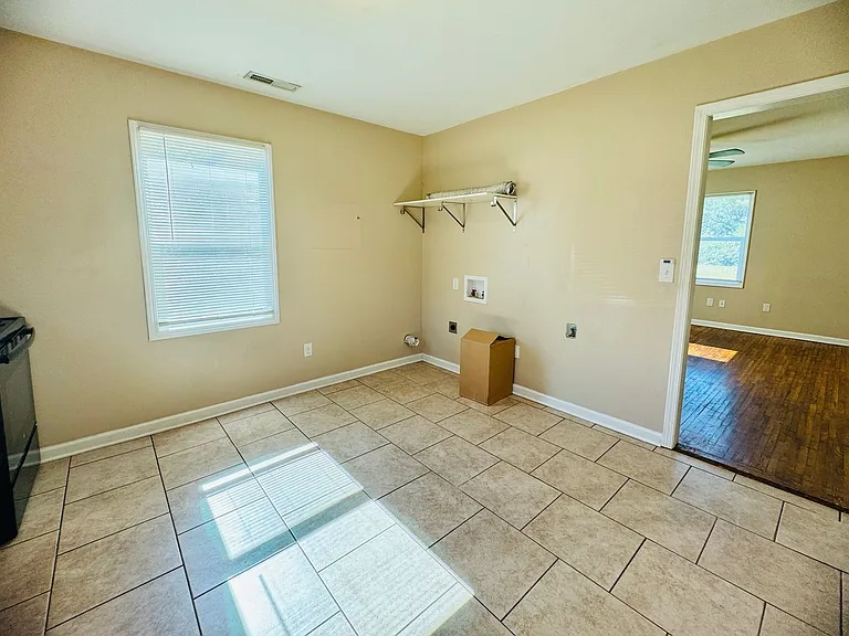 106 Springs St — Photo 5