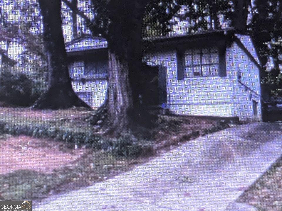 1st image of 820 Vinton Woods Dr