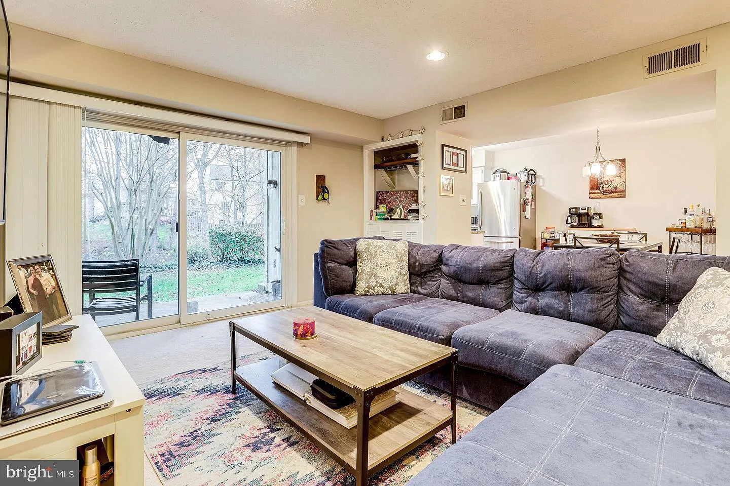 3 bed, 2.0 bath, 1064 sqft, $2,750 — Photo 1