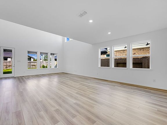 4th image of 21810 Erskine Peaks Pl
