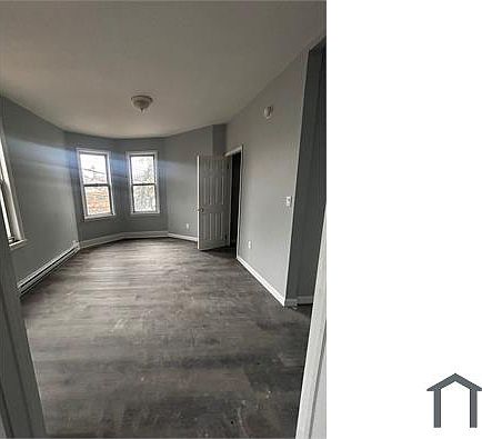 1st image of 1 Oneida St APT 1