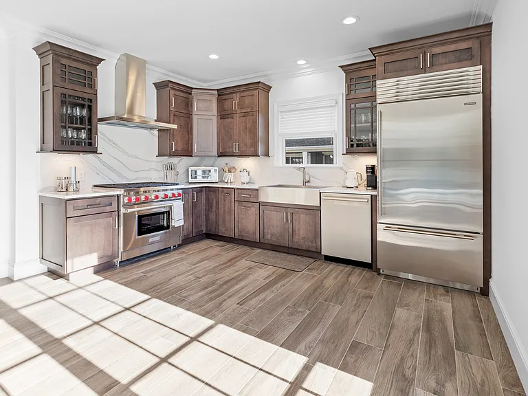 37 Village Green Dr — Photo 9