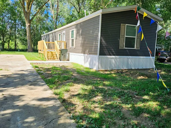 3700 28th St Space 472, Sioux City, IA 51105