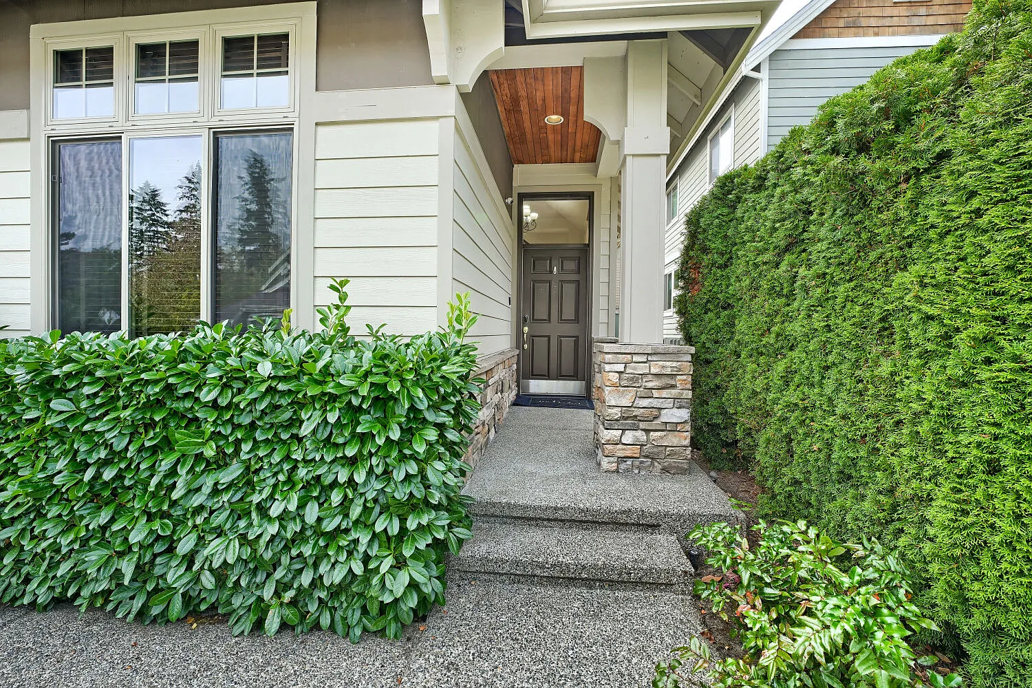 4 bed, 2.5 bath, 2181 sqft, $4,000 — Photo 3