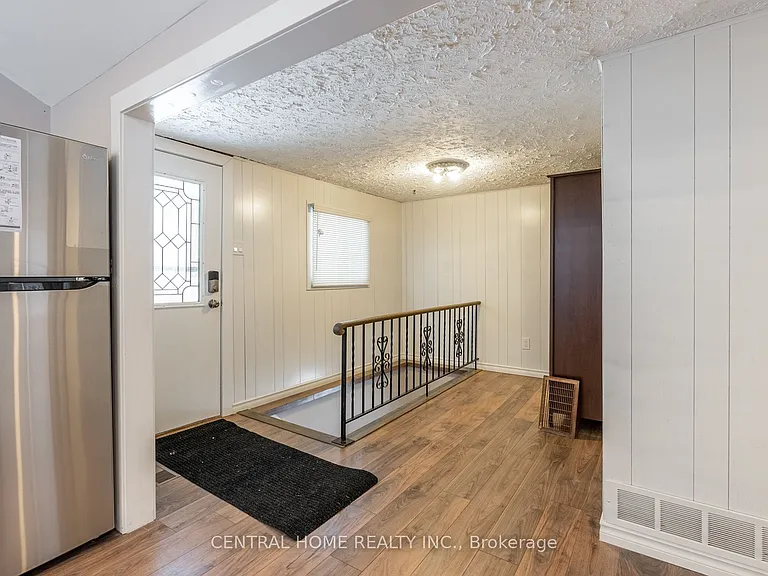 651 16th Ave — Photo 3
