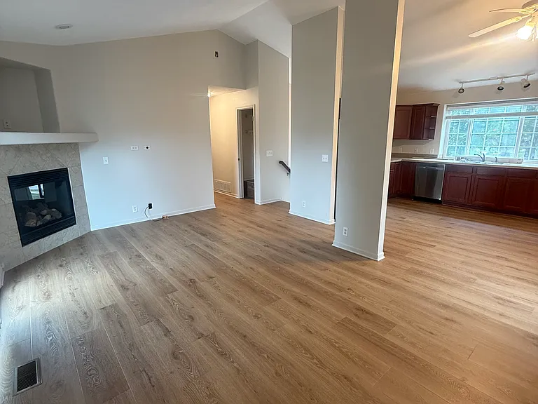 16863 Larimore Ave — Photo 2