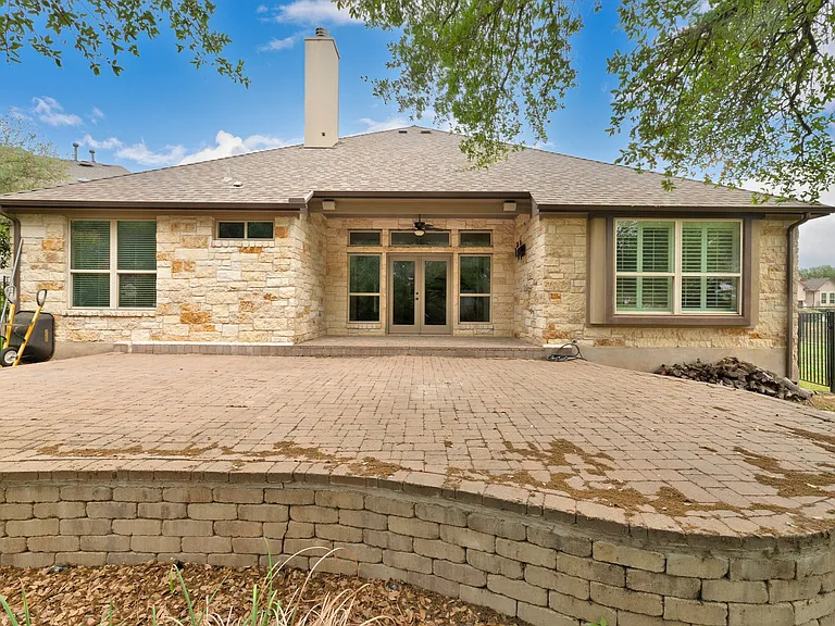 4917 Pyrenees Pass — Photo 20