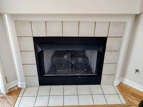 3rd image of 855 Mesa Dr #552D