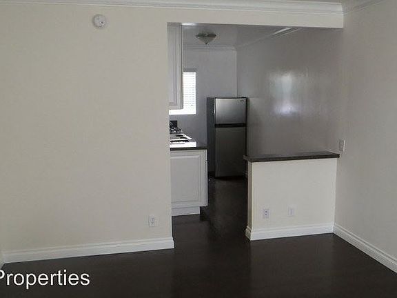 4th image of 1519 Armacost Ave APT 04