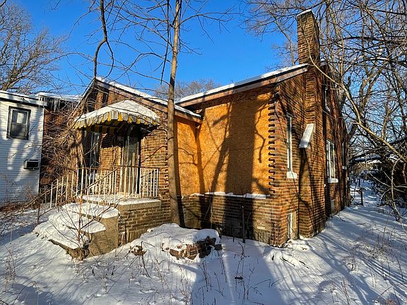 3rd image of 4169 Monroe St