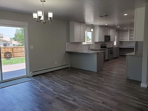 5th image of 616 W Indian Creek Dr