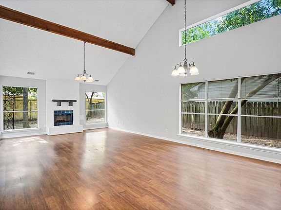 2nd image of 22 S Rain Forest Ct