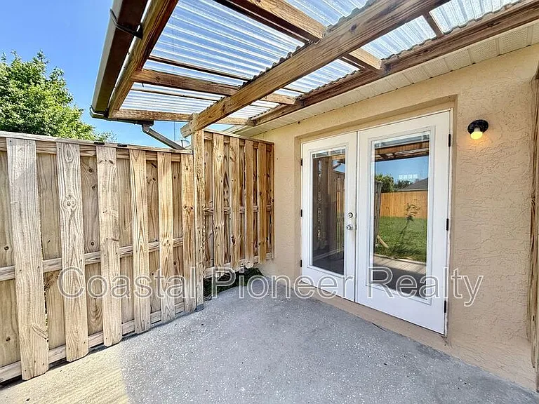 1301 Greenlea Dr — Photo 16