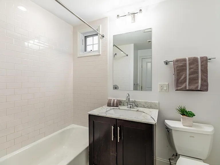 22 Peters St — Photo 17