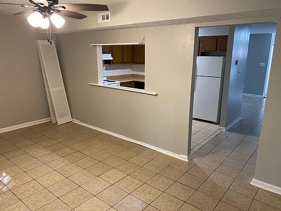 4th image of 360 Deputy Ln Unit C