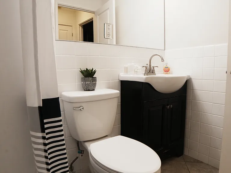 300 W Peachtree St NW #8C — Photo 10