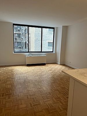 3rd image of 250 W 89th St APT 7A