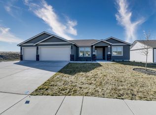 10406 Coho Dr, Pasco, WA 99301