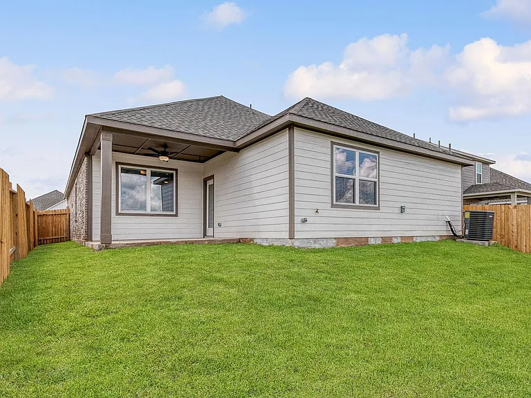 15658 Honey Cove Dr — Photo 2