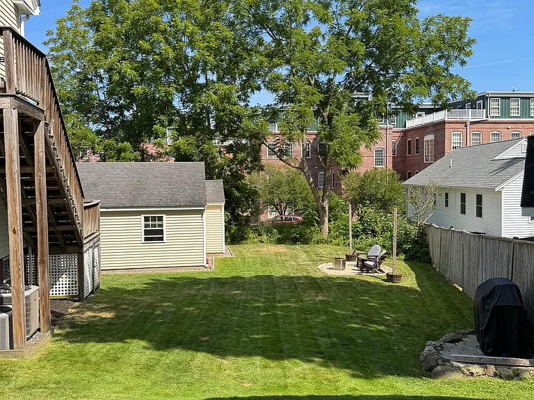 9 Cedar St — Photo 3