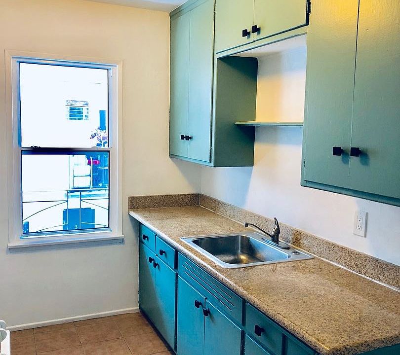 1st image of 1143 N Formosa Ave APT 6