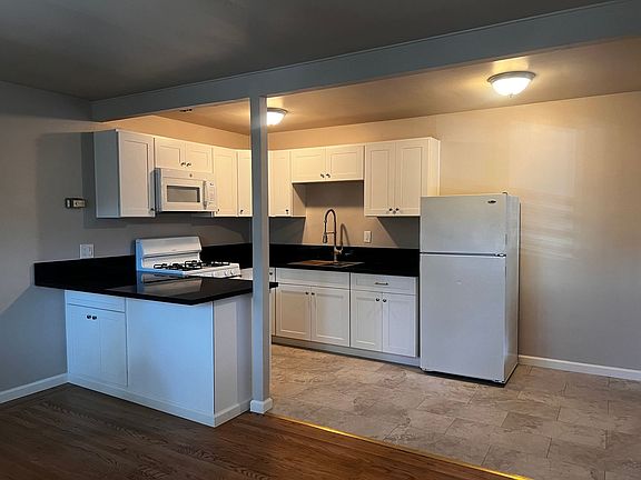 3rd image of 2615 H St APT 7