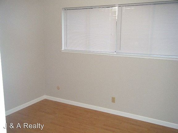 4th image of 2122 Skylark Ct