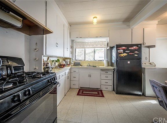 5th image of 2775 N Pershing Ave