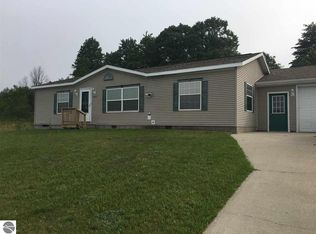 9195 Kingsfield Dr, Kingsley, MI 49649