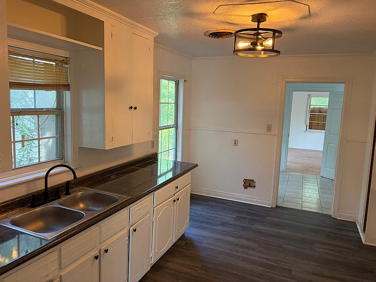 5337 Hearne Ave — Photo 6