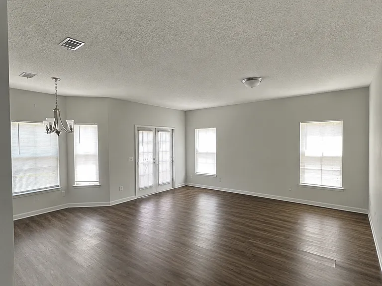 151 Coneflower Ct — Photo 2