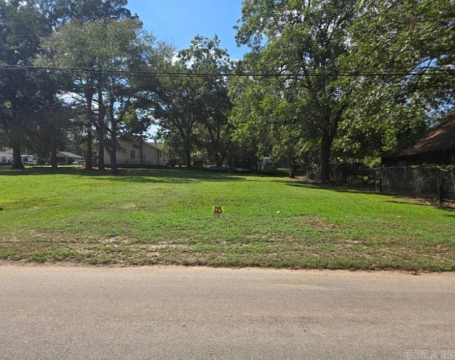 1st image of 210 S Woodland Heights Dr