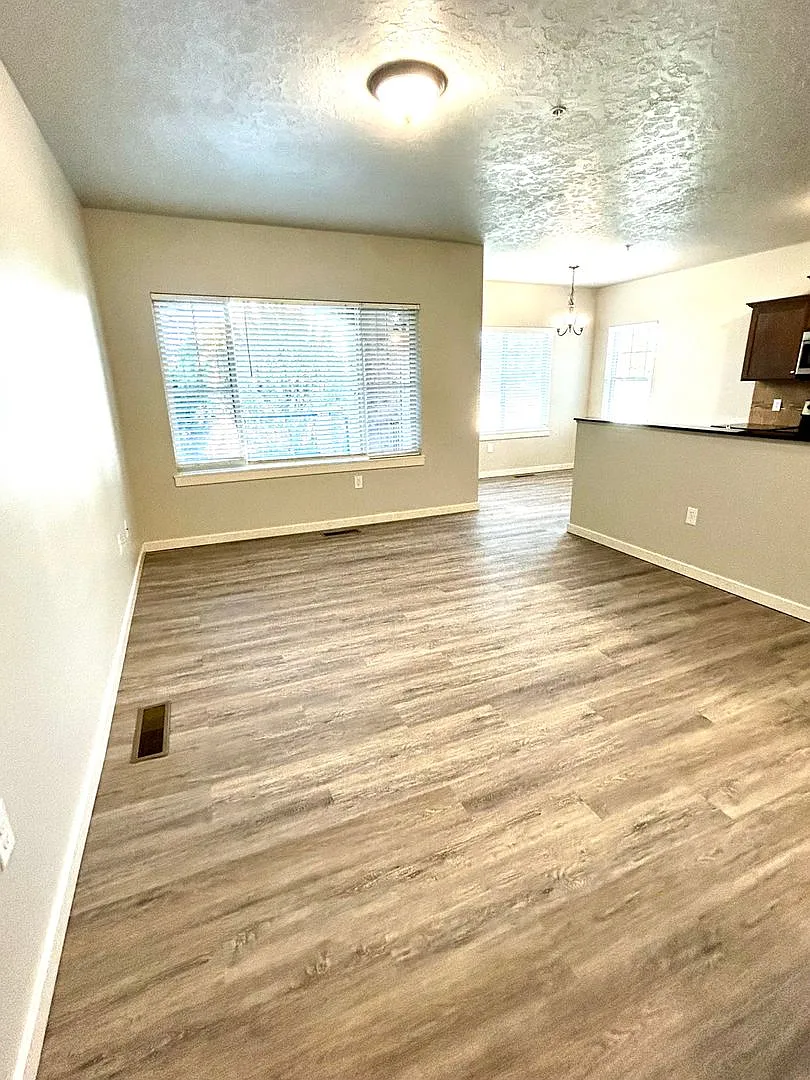 Building Photo - 2543 E Blue Tick St