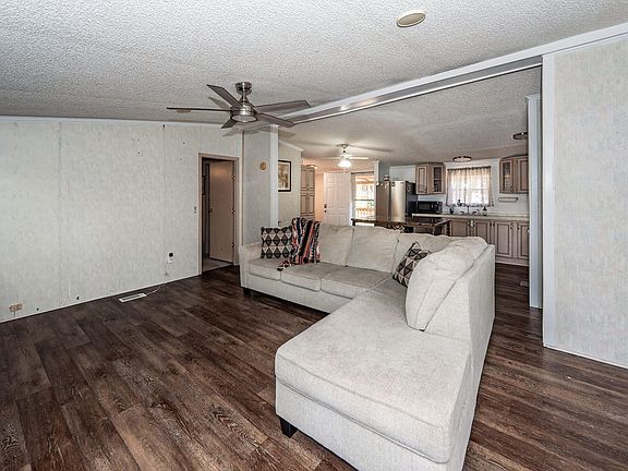 4th image of 650 Coral Acres Dr