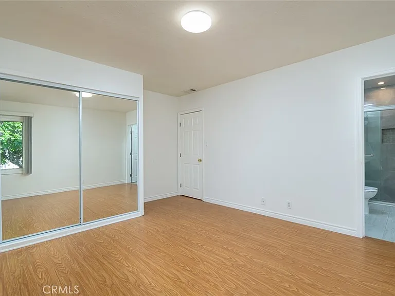 2111 N Verdugo Rd — Photo 36