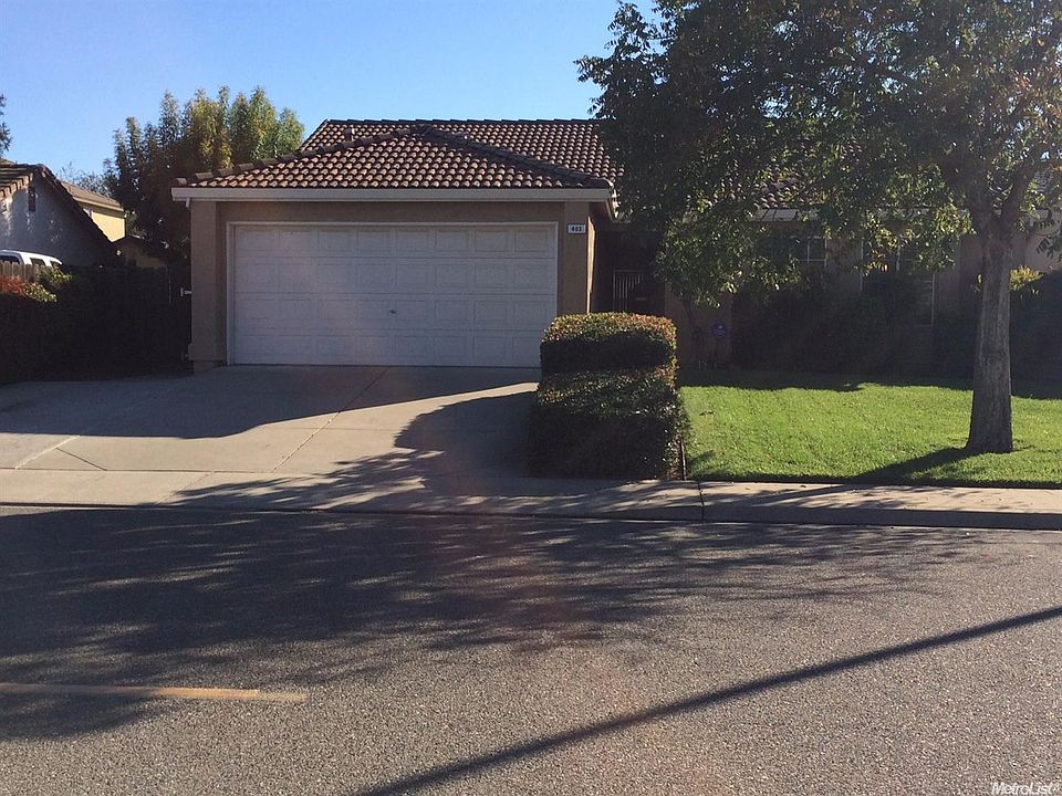 1st image of 403 Shalako Dr