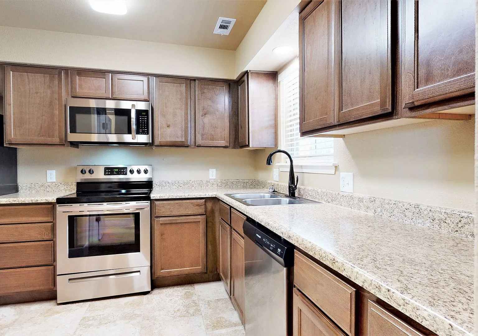 4119 Sunflower Circle — Photo 3