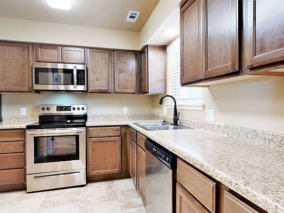 3rd image of 4119 Sunflower Cir