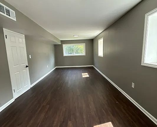 5th image of 2379 Miriam Ln