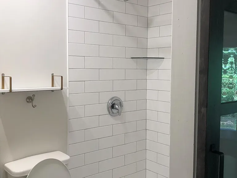 718 Florence Pl NW — Photo 18