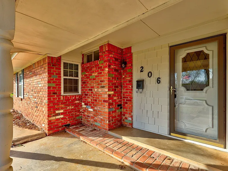 206 Del Mar Dr — Photo 2