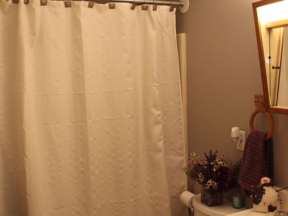 Main floor full bath
